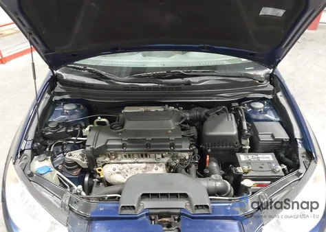 2010 Hyundai Elantra Gls z USA, uszkodzony, nr VIN KMHDU4AD2AU198892